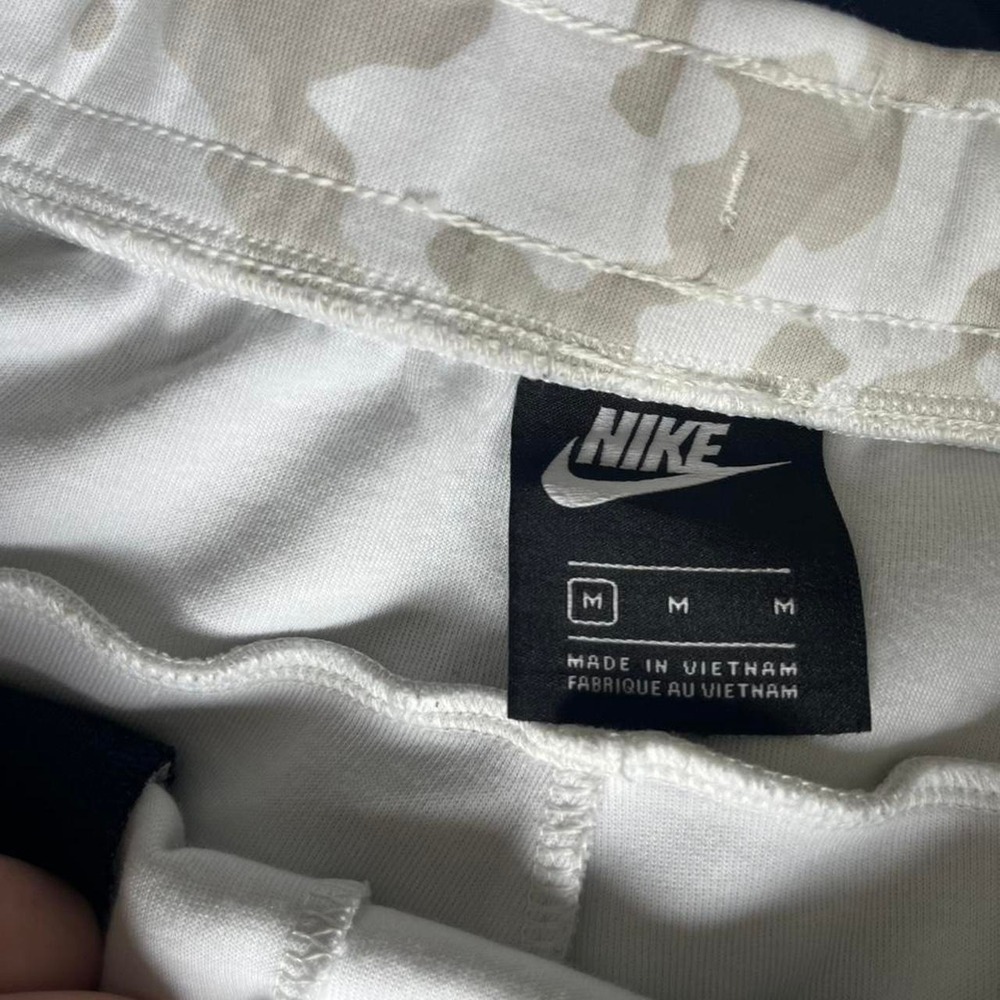 Nike camo joggers - Picture 3 of 7